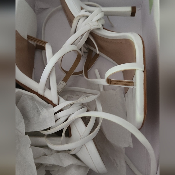 SCHUTZ Lily White Strappy Heels Size 8 M - Picture 4 of 4